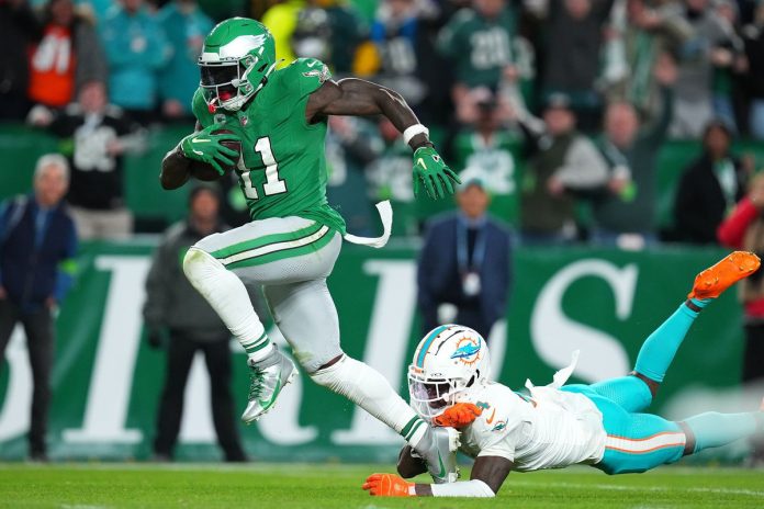 Dolphins badly beaten 31-17 by Eagles